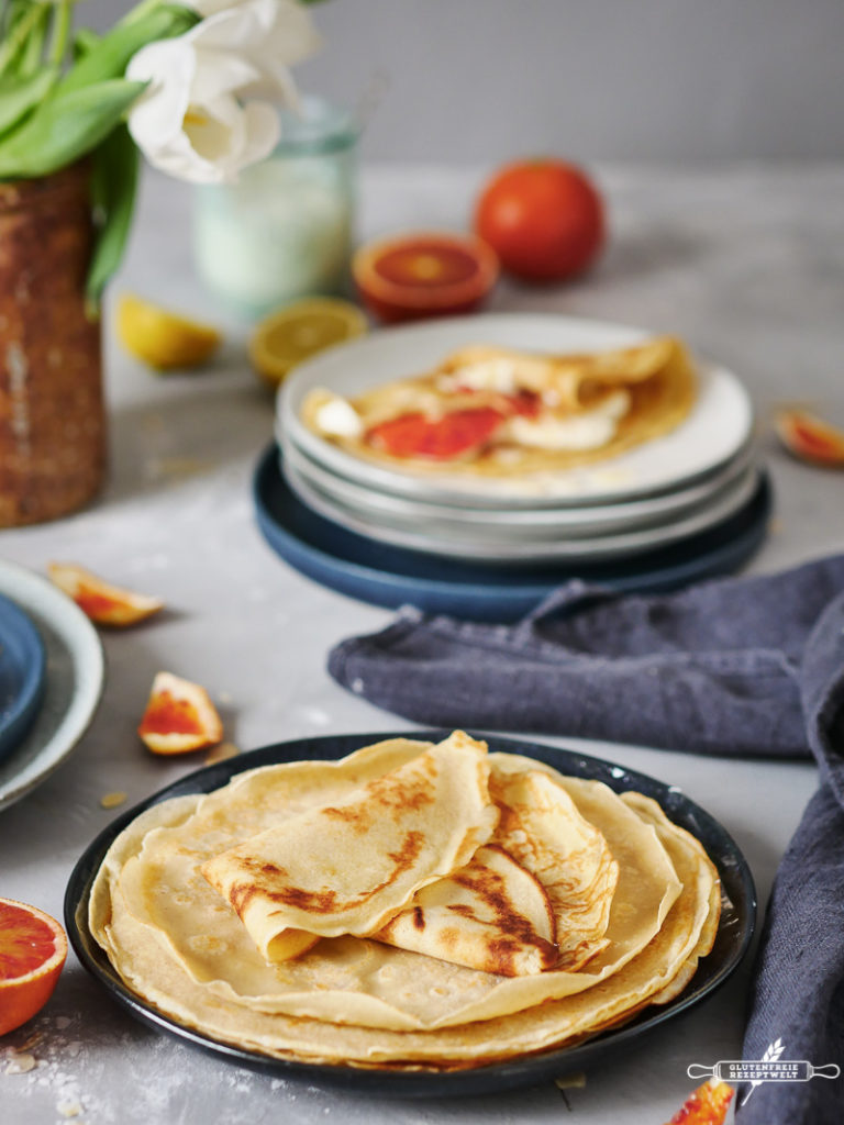 Süße, glutenfreie Pfannkuchen mit Ricotta-Quark und Blutorangen ...