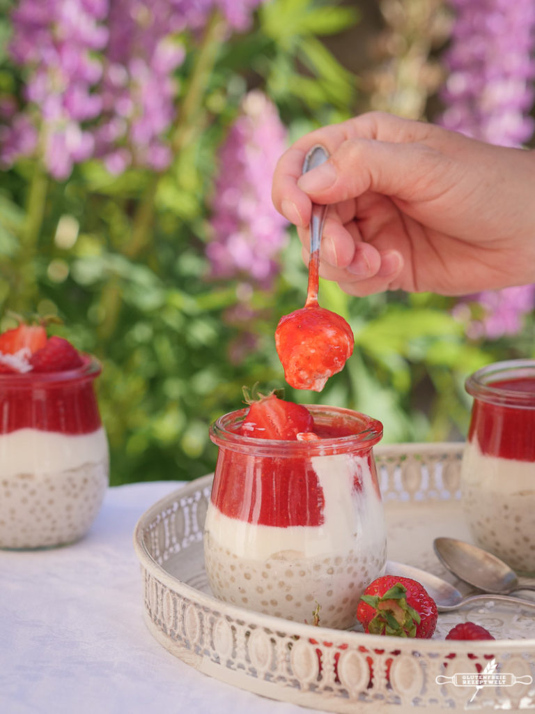 Tapiokaperlen Pudding mit Erdbeer-Himbeerpüree