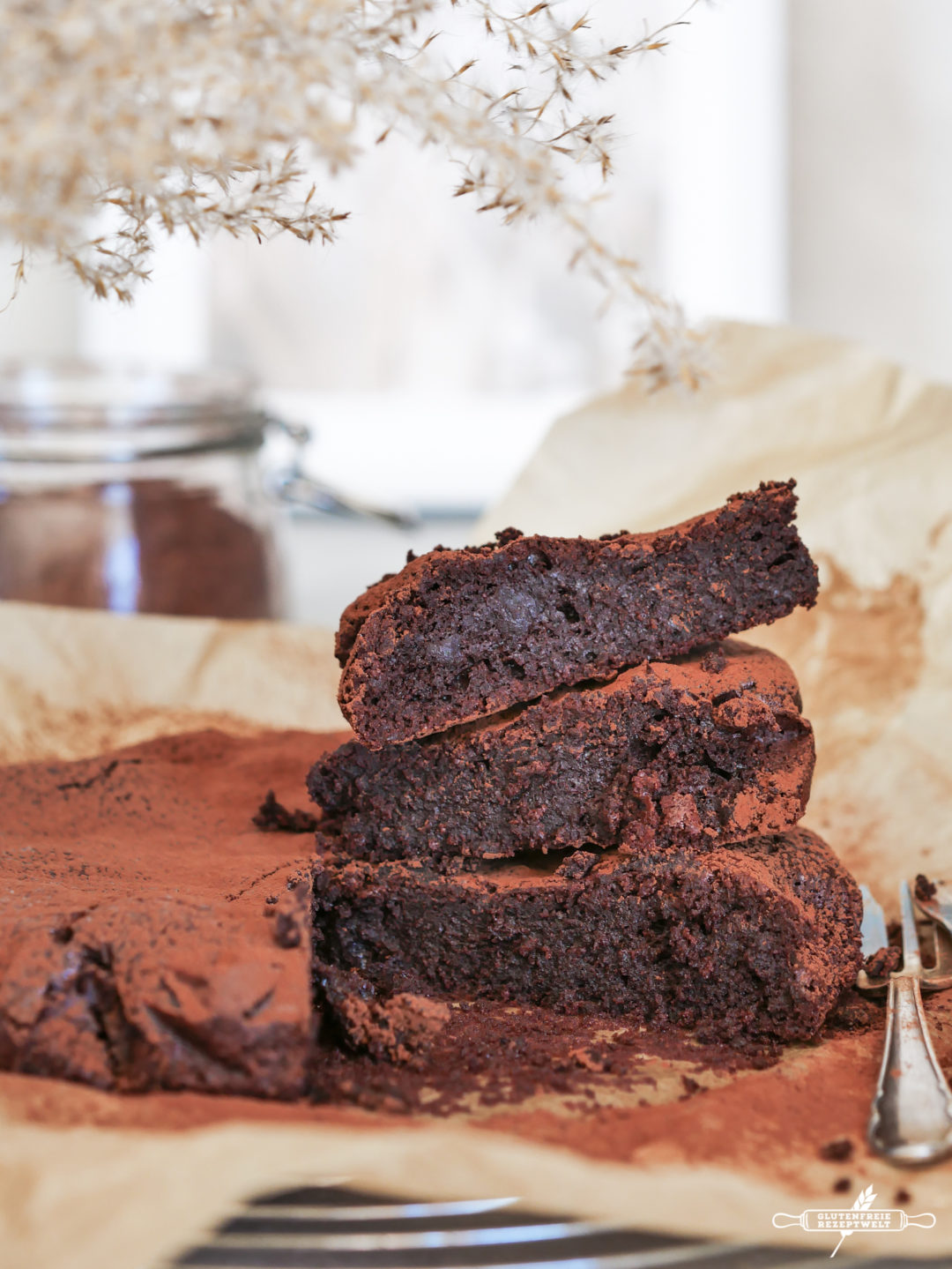 Schokoladenkuchen ohne Mehl aus nur 6 Zutaten, glutenfrei › Glutenfreie ...